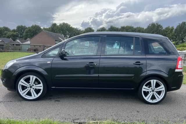 Opel Zafira (2012) thumbnail 5