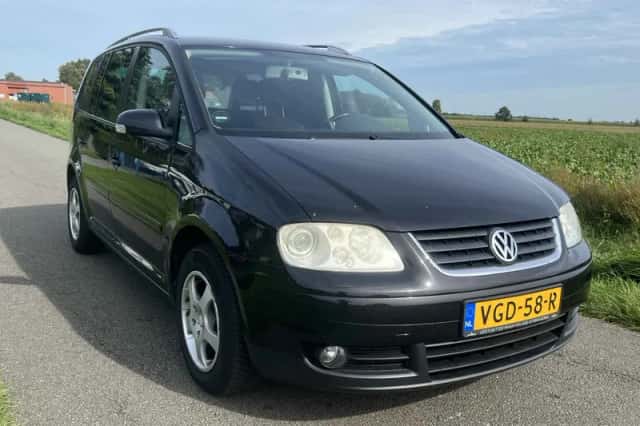 Volkswagen Touran (2005) thumbnail 1