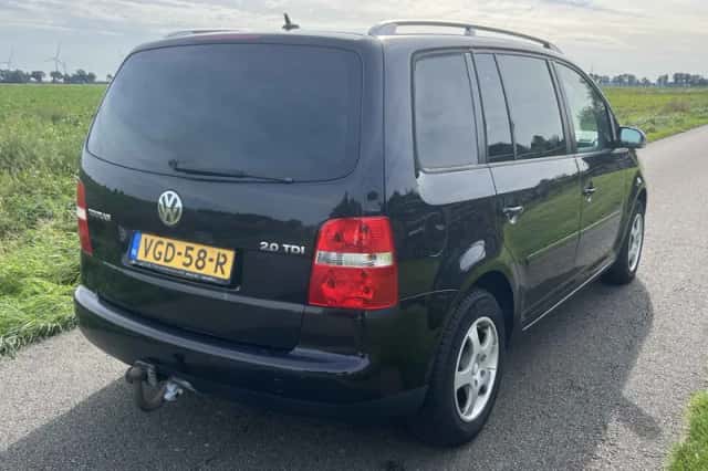 Volkswagen Touran (2005) thumbnail 3