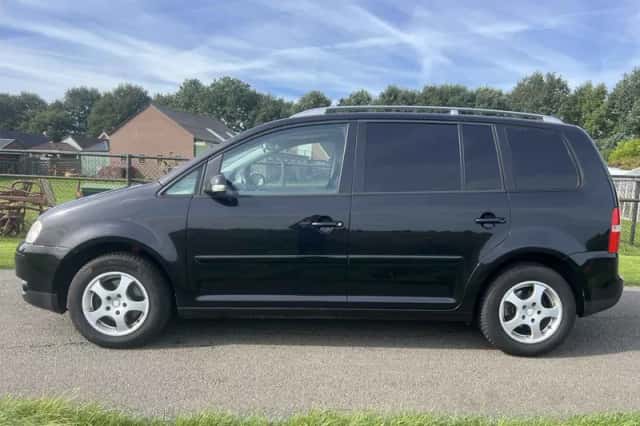 Volkswagen Touran (2005) thumbnail 5
