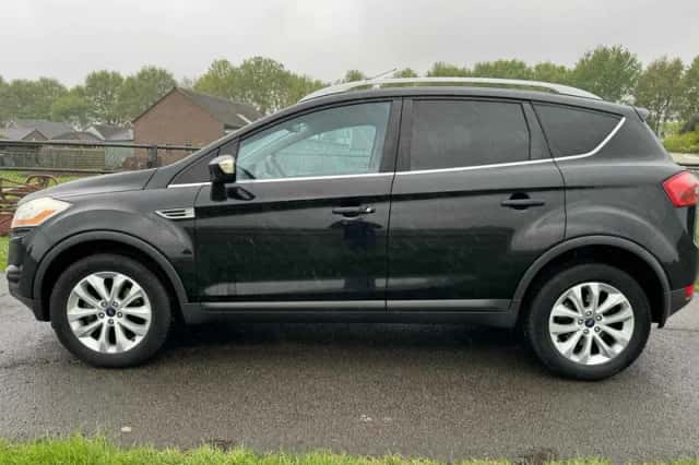 Ford Kuga (2009) thumbnail 5