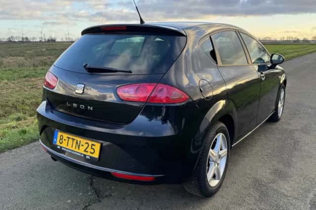 SEAT Leon (2012) thumbnail 3