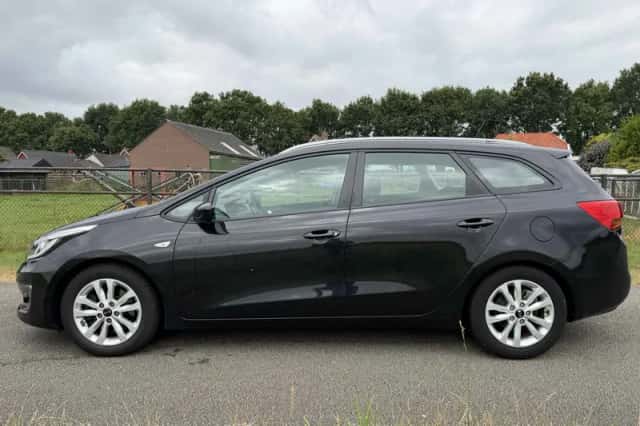 Kia Ceed (2016) thumbnail 2