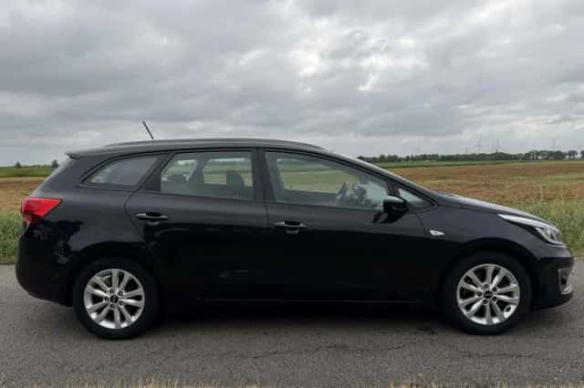 Kia Ceed (2016) thumbnail 5
