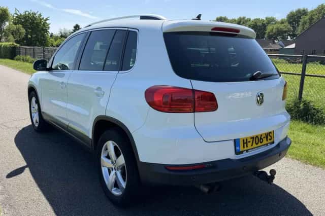 Volkswagen Tiguan (2014) thumbnail 3