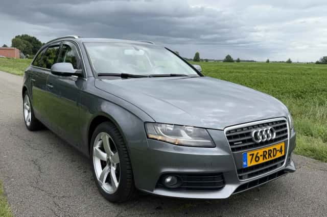 Audi A4 (2011) thumbnail 6