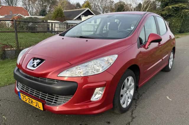 Peugeot 308 (2008) thumbnail 6