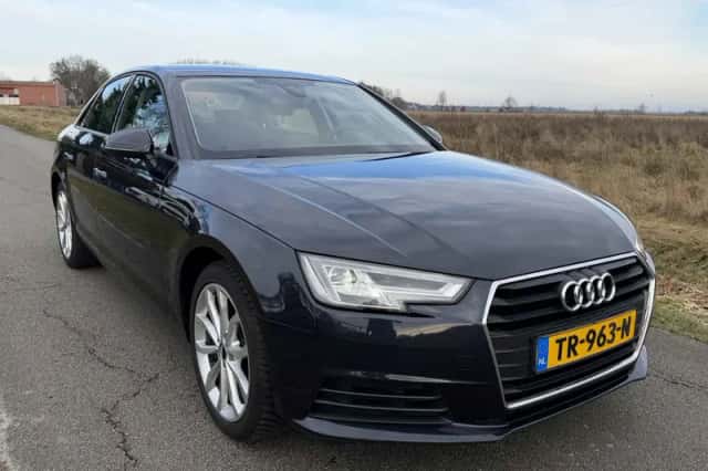 Audi A4 (2018) thumbnail 2