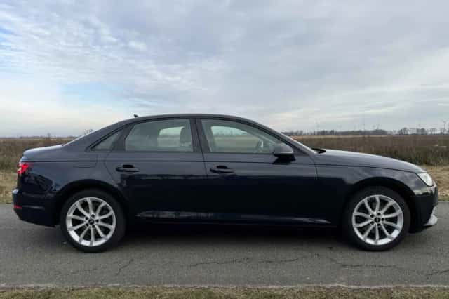 Audi A4 (2018) thumbnail 3