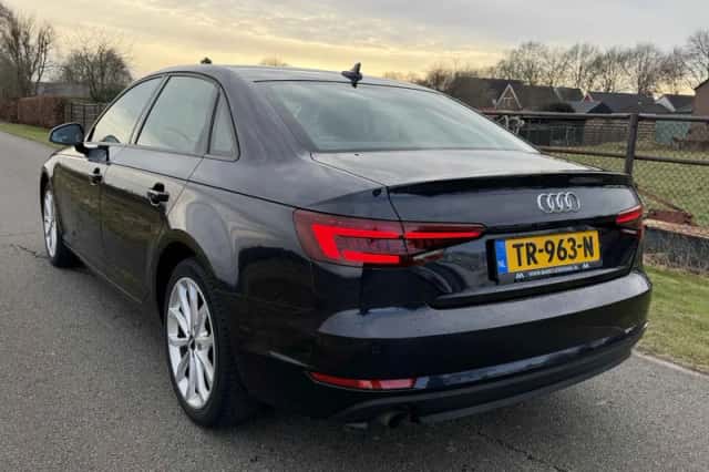 Audi A4 (2018) thumbnail 5
