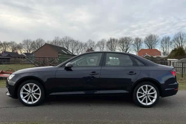 Audi A4 (2018) thumbnail 6