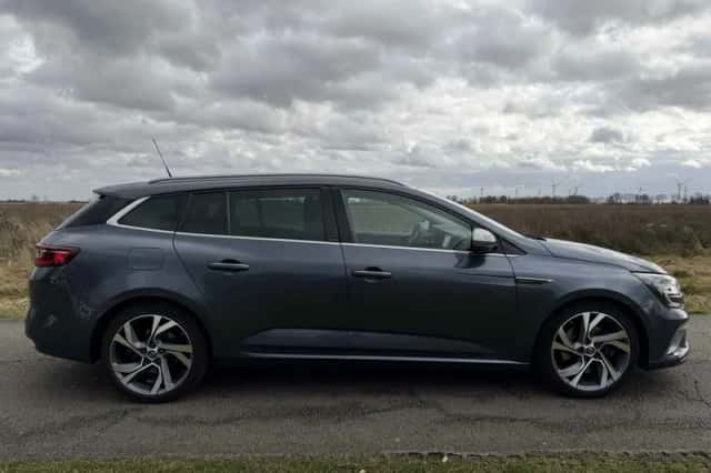 Renault Mégane (2018) thumbnail 2