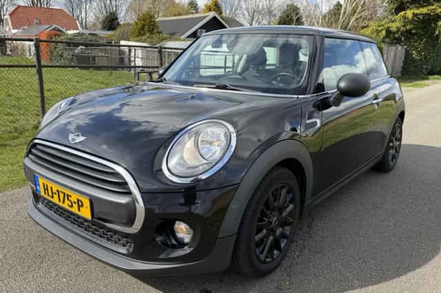 MINI One (2015) thumbnail 1