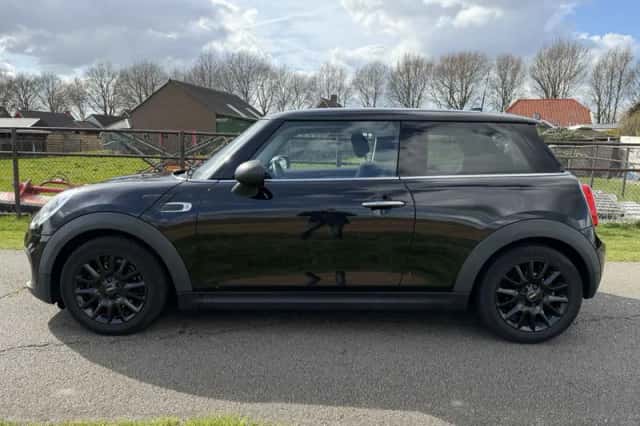 MINI One (2015) thumbnail 2