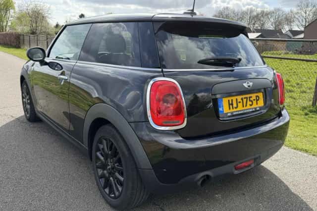MINI One (2015) thumbnail 3