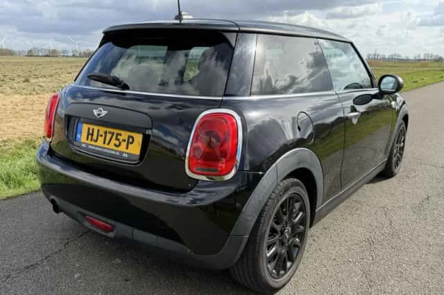 MINI One (2015) thumbnail 4