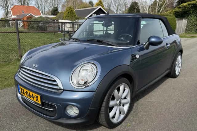 MINI Cooper (2011) thumbnail 1