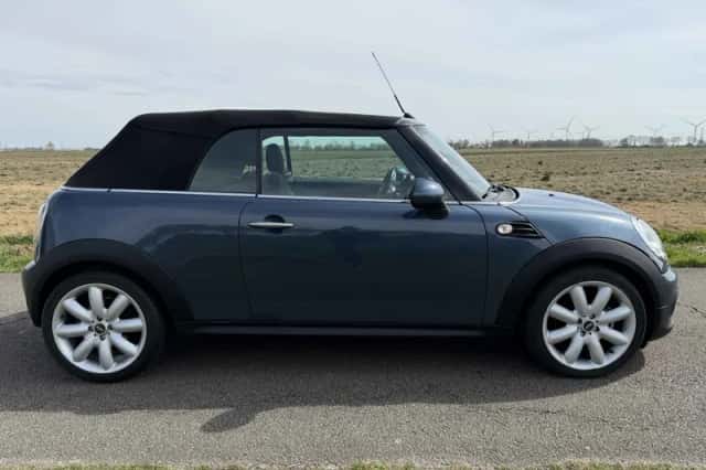 MINI Cooper (2011) thumbnail 5