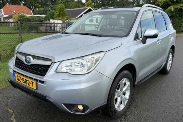 Subaru Forester (2015) thumbnail 1