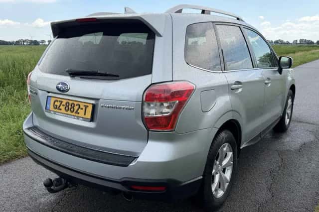 Subaru Forester (2015) thumbnail 4