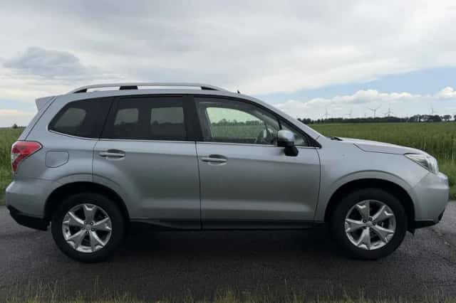 Subaru Forester (2015) thumbnail 5