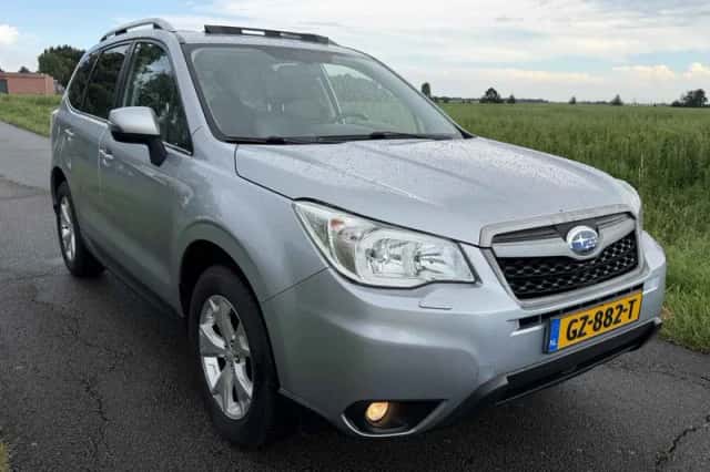 Subaru Forester (2015) thumbnail 6