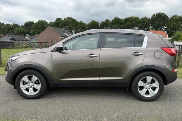 Kia Sportage (2013) thumbnail 2