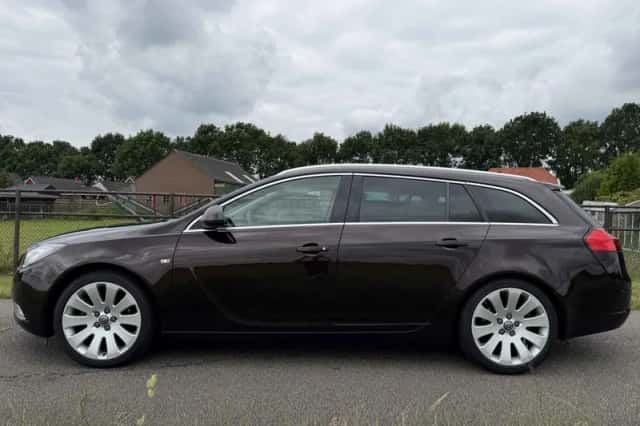 Opel Insignia (2012) thumbnail 2