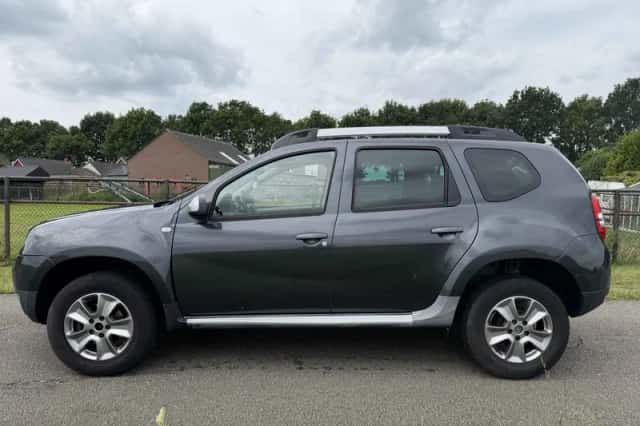 Dacia Duster (2014) thumbnail 2