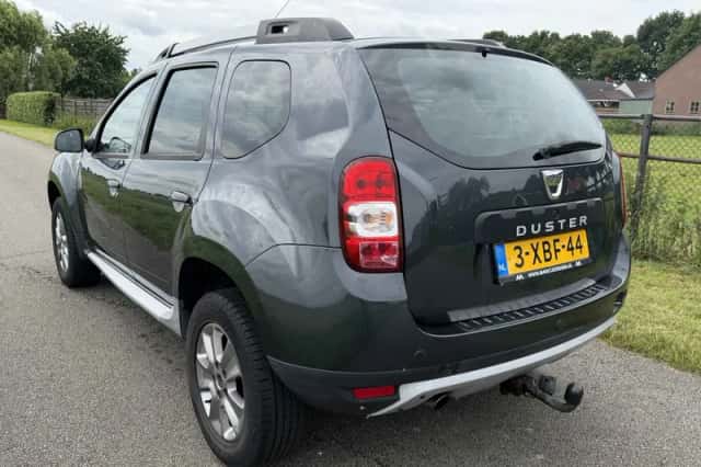 Dacia Duster (2014) thumbnail 3