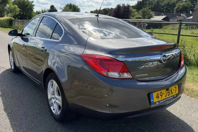 Opel Insignia (2009) thumbnail 3