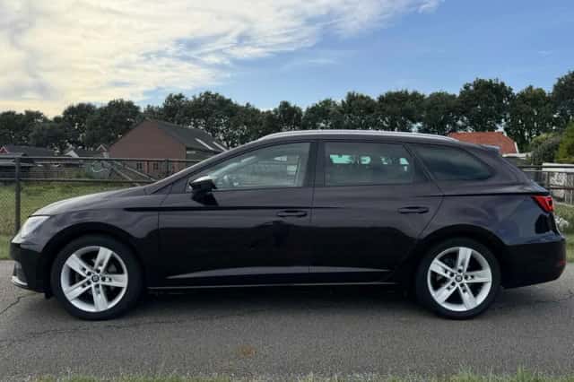 SEAT Leon (2017) thumbnail 2