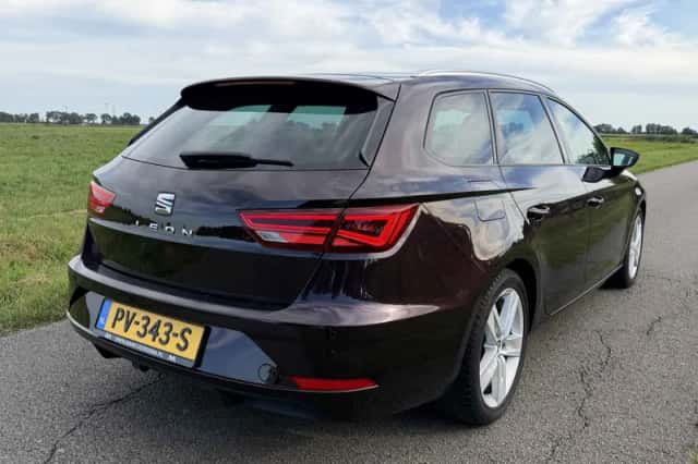 SEAT Leon (2017) thumbnail 4