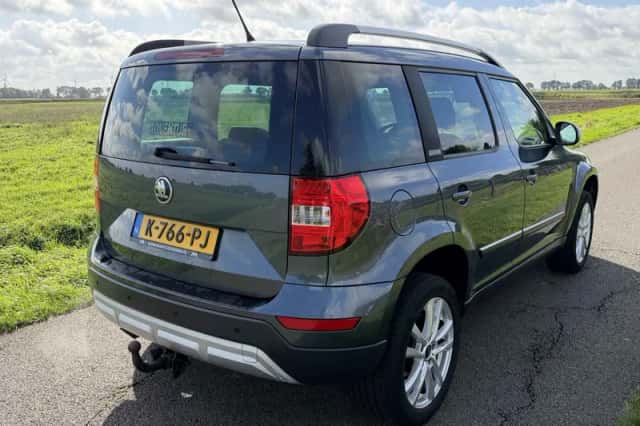 Škoda Yeti (2014) thumbnail 4