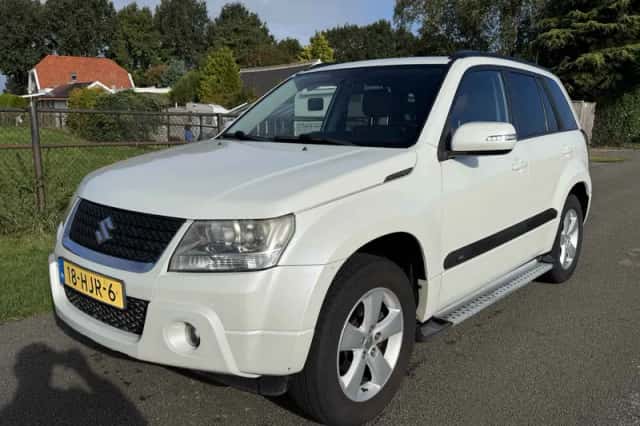 Suzuki Grand Vitara (2008) thumbnail 1