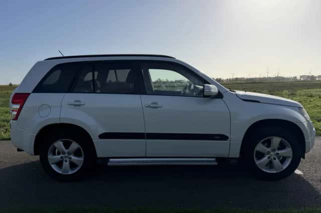 Suzuki Grand Vitara (2008) thumbnail 5