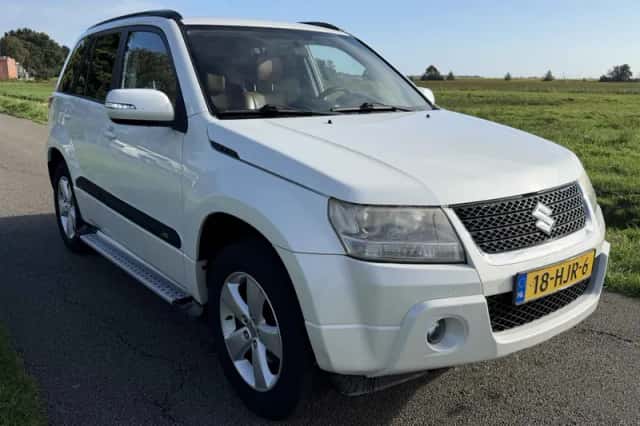 Suzuki Grand Vitara (2008) thumbnail 6