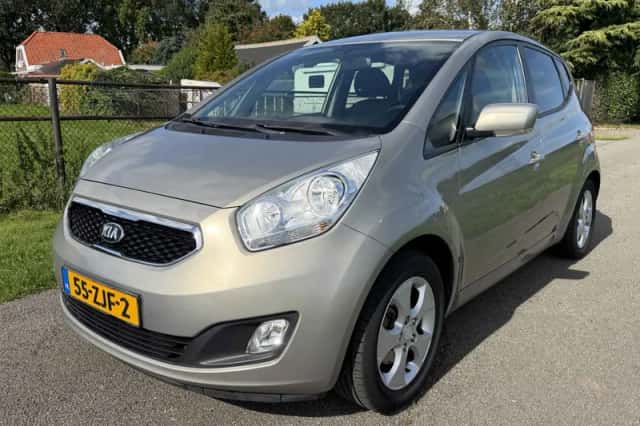 Kia Venga (2012) thumbnail 1