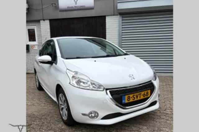Peugeot 208 (2013) thumbnail 2