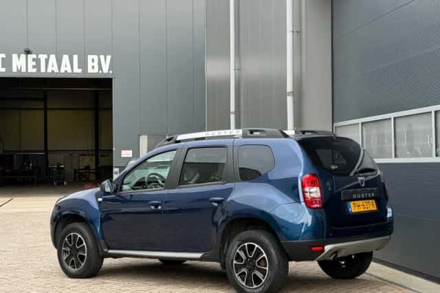 Dacia Duster (2017) thumbnail 3