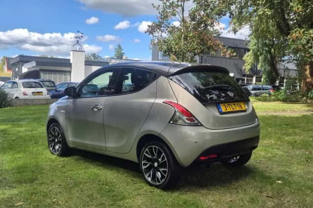 Lancia Ypsilon (2014) thumbnail 3
