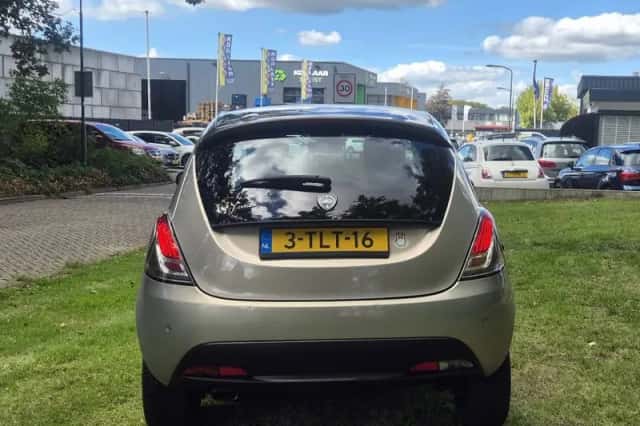 Lancia Ypsilon (2014) thumbnail 4