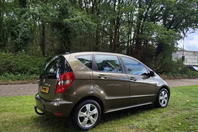 Mercedes-Benz A-Klasse (2011) thumbnail 4