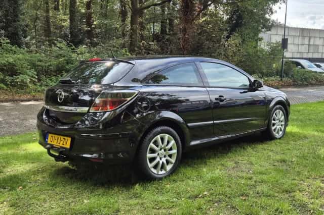 Opel Astra GTC (2007) thumbnail 5