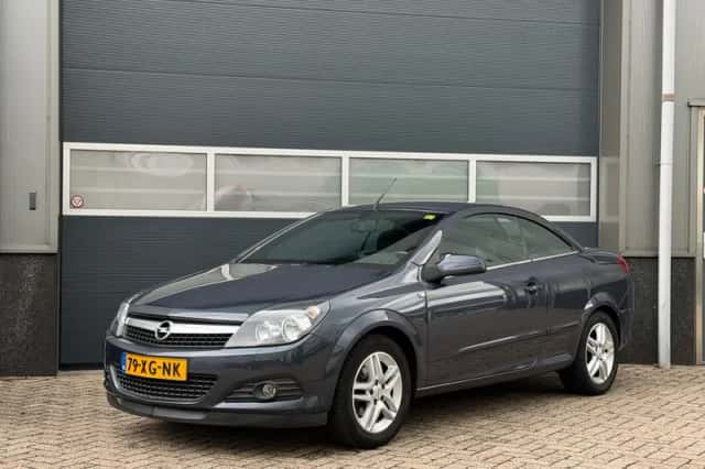 Opel Astra Twin Top (2007) thumbnail 1