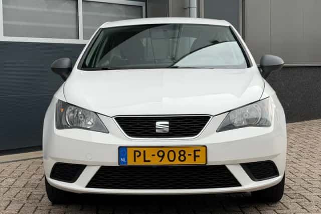 SEAT Ibiza (2014) thumbnail 4