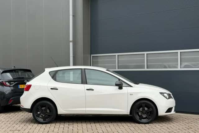 SEAT Ibiza (2014) thumbnail 6