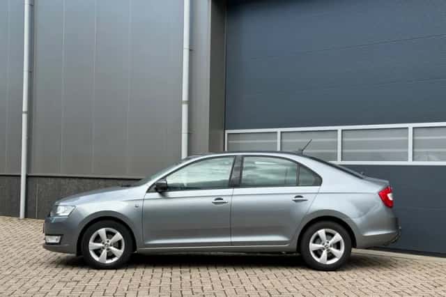 Škoda Rapid (2013) thumbnail 2