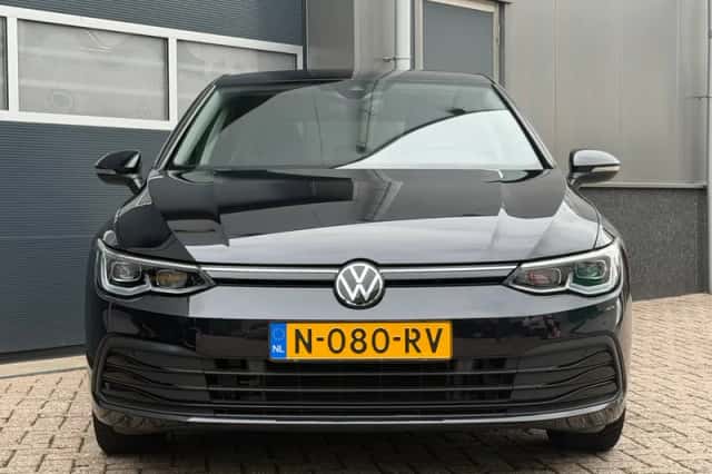 Volkswagen Golf (2021) thumbnail 4