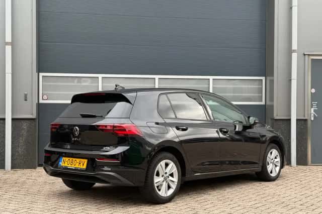 Volkswagen Golf (2021) thumbnail 5